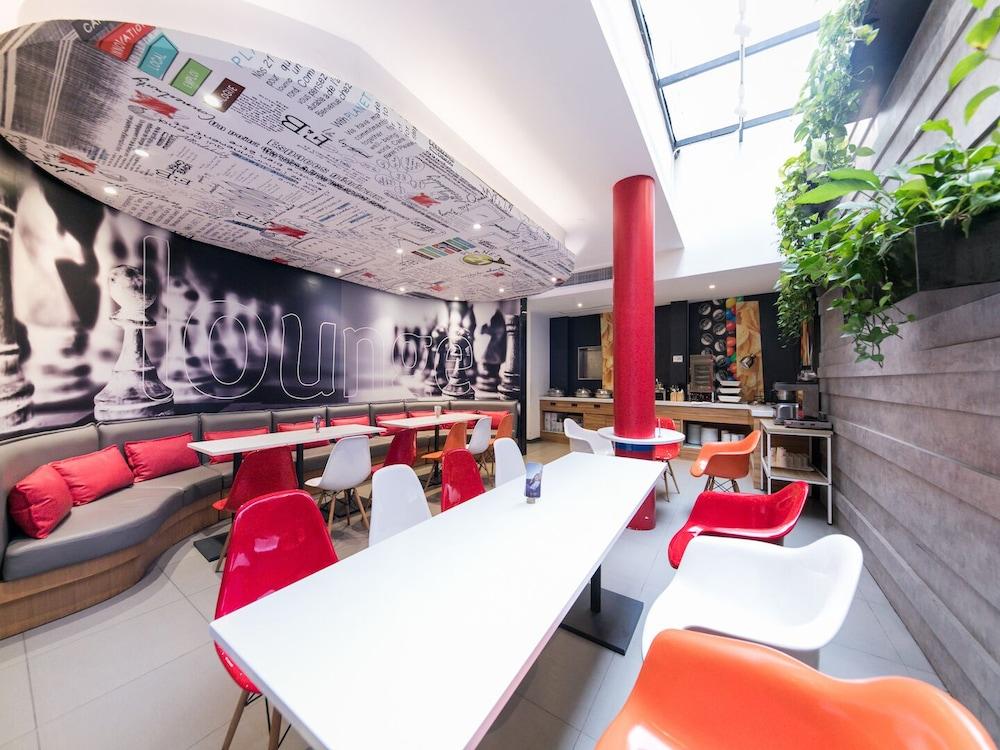 Ibis Shanghai Gubei Bagian luar foto