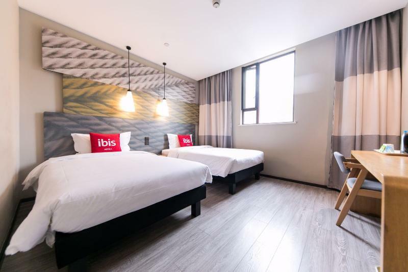 Ibis Shanghai Gubei Bagian luar foto